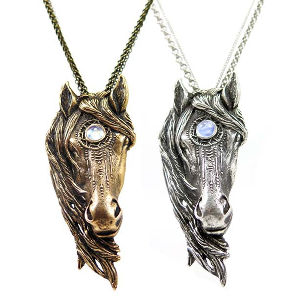 Oshoto Mustang Necklace - Wanderlust + Wildhearts